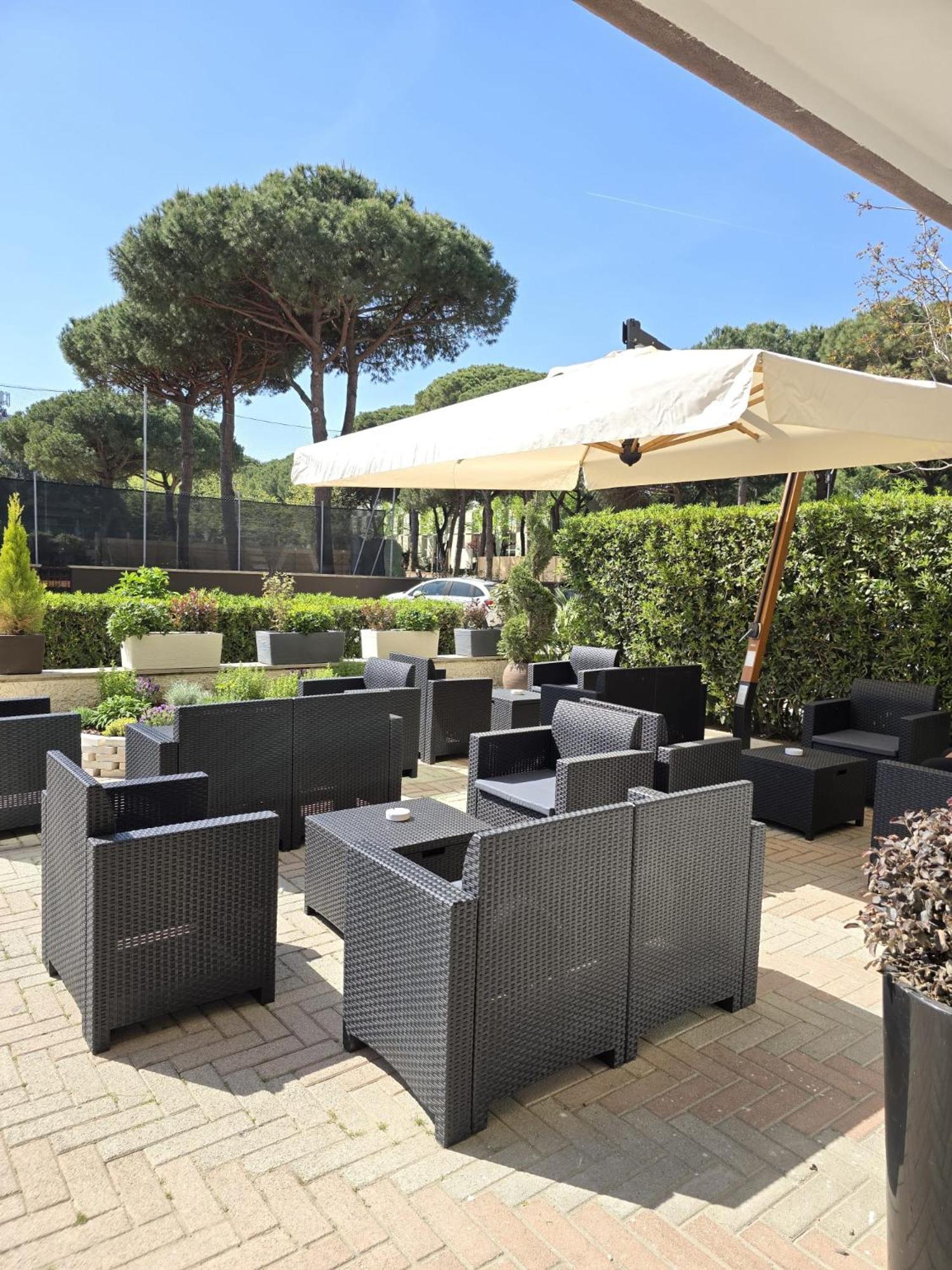 Hotel Helios Beach Milano Marittima Bagian luar foto