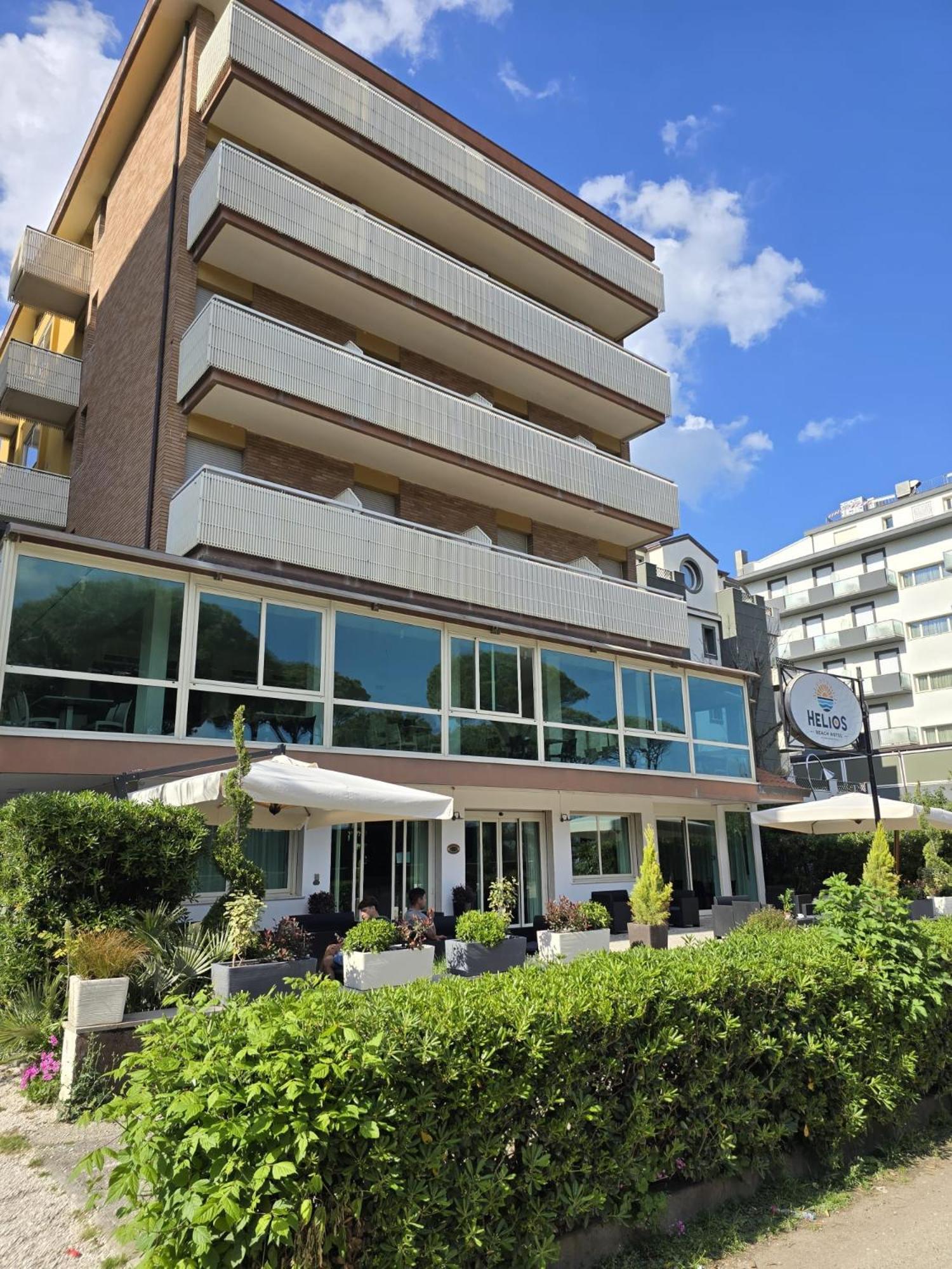 Hotel Helios Beach Milano Marittima Bagian luar foto